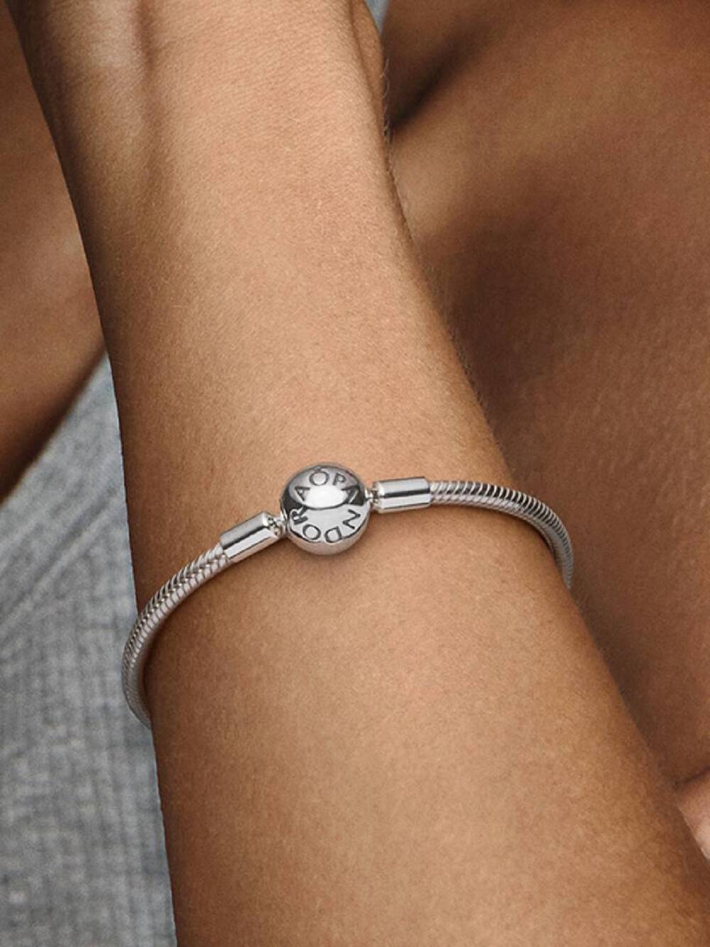 NWOT Pandora Moments Snake Chain Bracelet